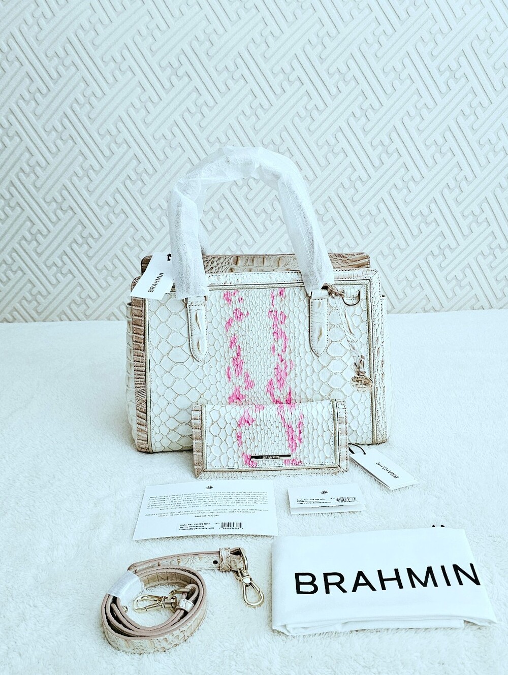 NWT Brahmin APRICOT ROSE VALENTIA Small Finley w/Ady Wallet